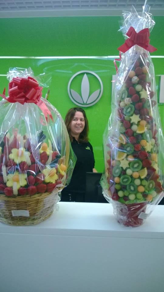 Healthy Fruit Gifts as Edible Arrangements delivered to Herbalife Uk